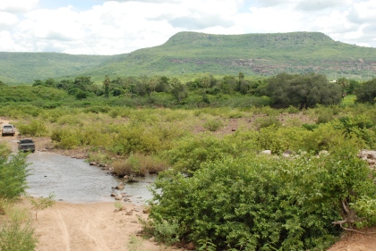 Leito do rio Poty, no distrito de Ibiapaba, em Crateús é o local em que será construída a barragem Fronteiras