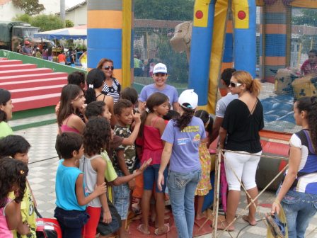 Crianças brincavam à vontade na promoção "Domingo no Parque"